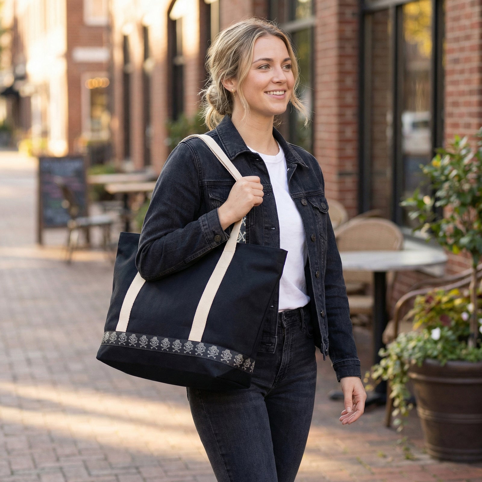 Tote - Seaside Jolly Roger