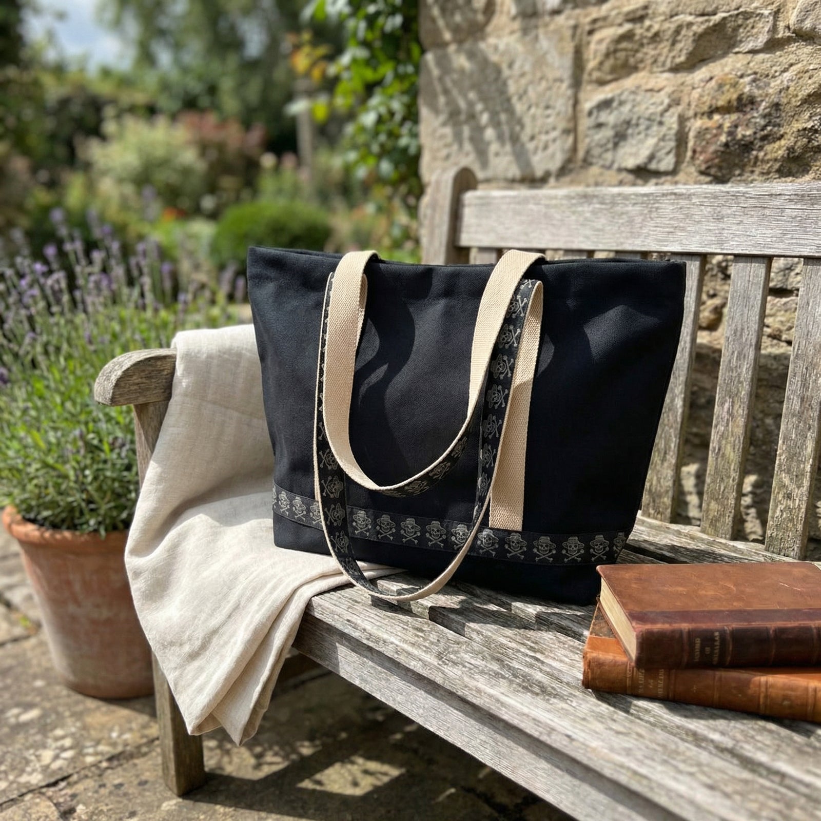 Tote - Seaside Jolly Roger